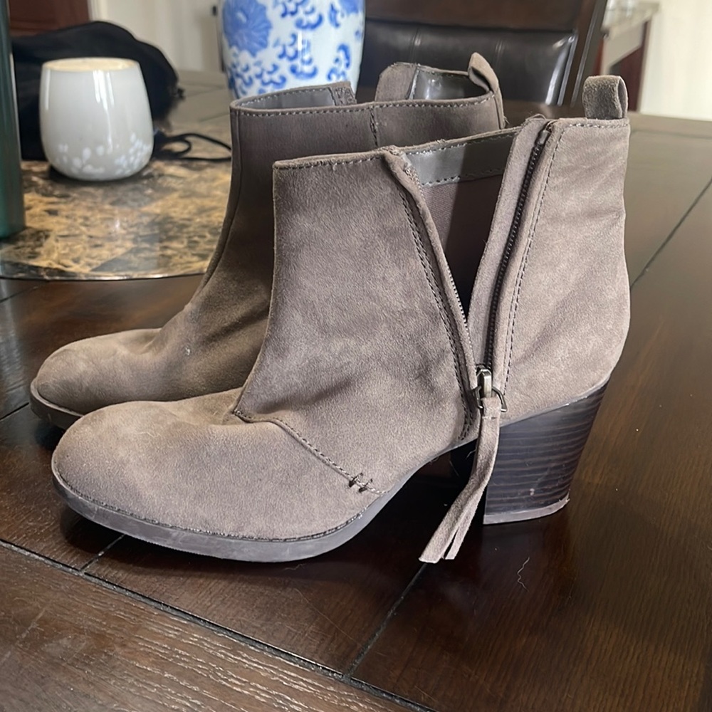 Gray Old Navy size 8 booties
